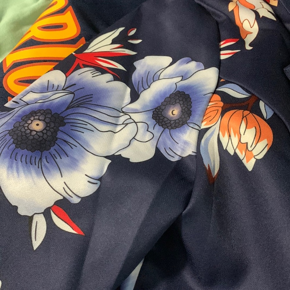⭐️Like New Blue Floral Blazer 🌼🌸